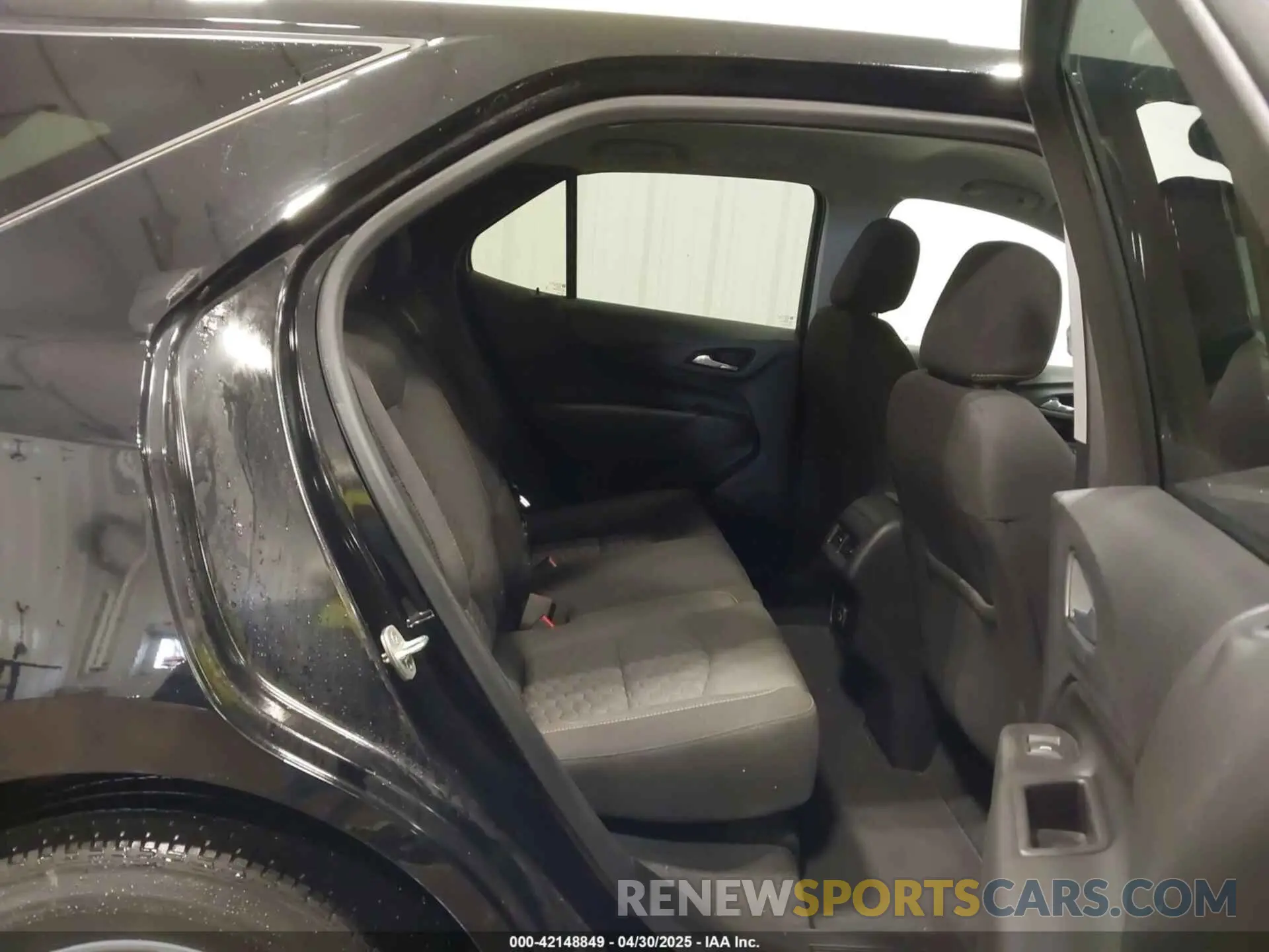 8 Photograph of a damaged car 2GNAXUEV2L6227253 CHEVROLET EQUINOX 2020