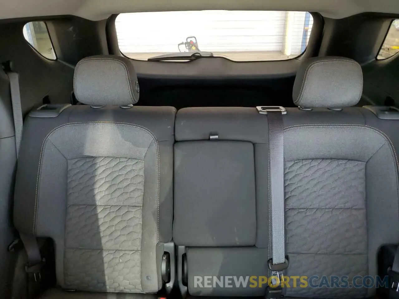 10 Photograph of a damaged car 2GNAXUEV2L6236308 CHEVROLET EQUINOX 2020
