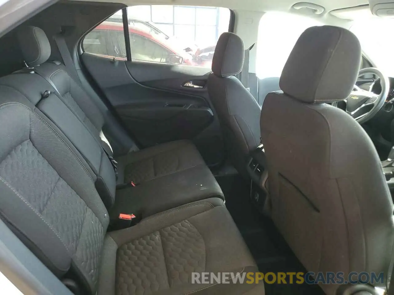 11 Photograph of a damaged car 2GNAXUEV2L6236308 CHEVROLET EQUINOX 2020