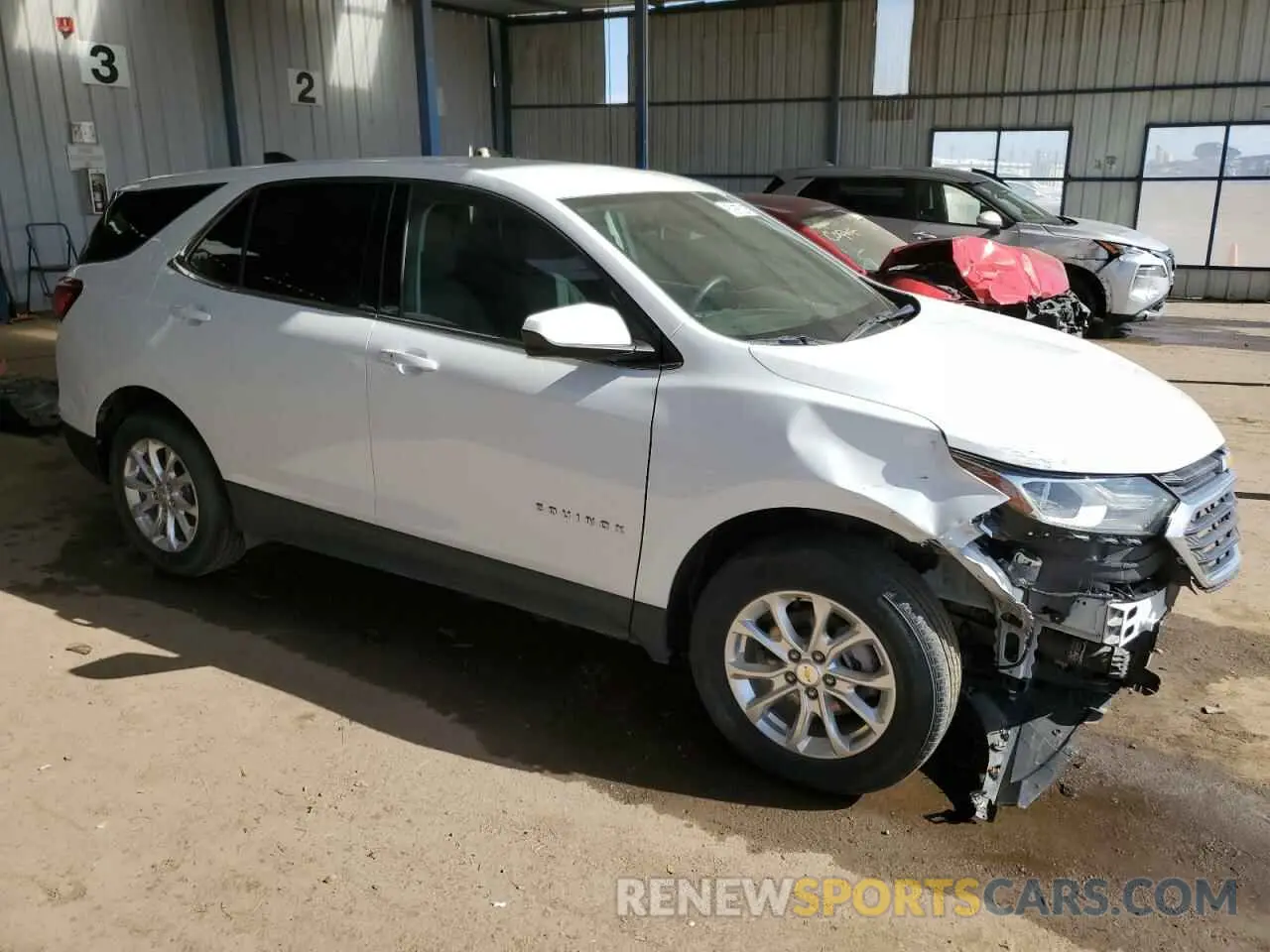 4 Photograph of a damaged car 2GNAXUEV2L6236308 CHEVROLET EQUINOX 2020