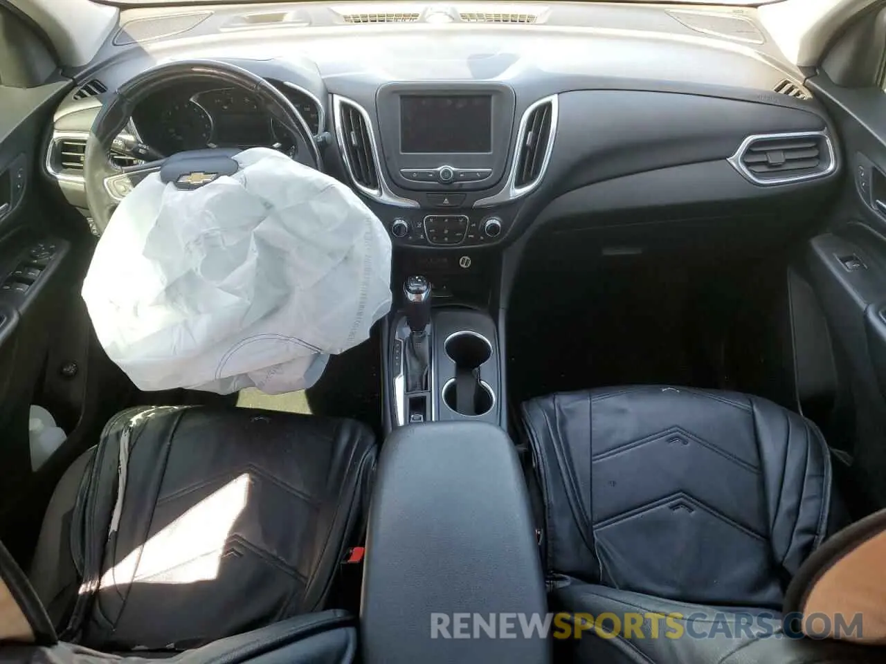 8 Photograph of a damaged car 2GNAXUEV2L6238589 CHEVROLET EQUINOX 2020