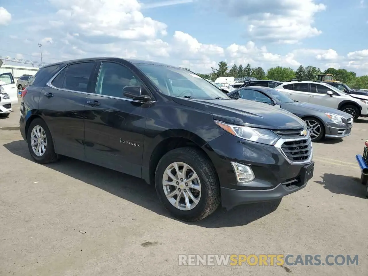 4 Photograph of a damaged car 2GNAXUEV2L6262004 CHEVROLET EQUINOX 2020