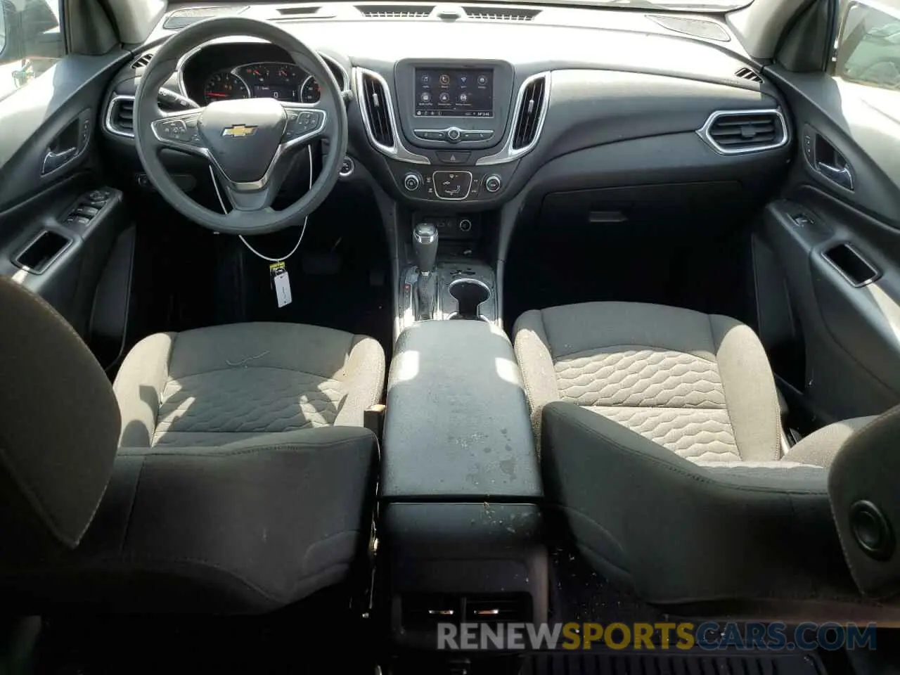 8 Photograph of a damaged car 2GNAXUEV2L6262004 CHEVROLET EQUINOX 2020