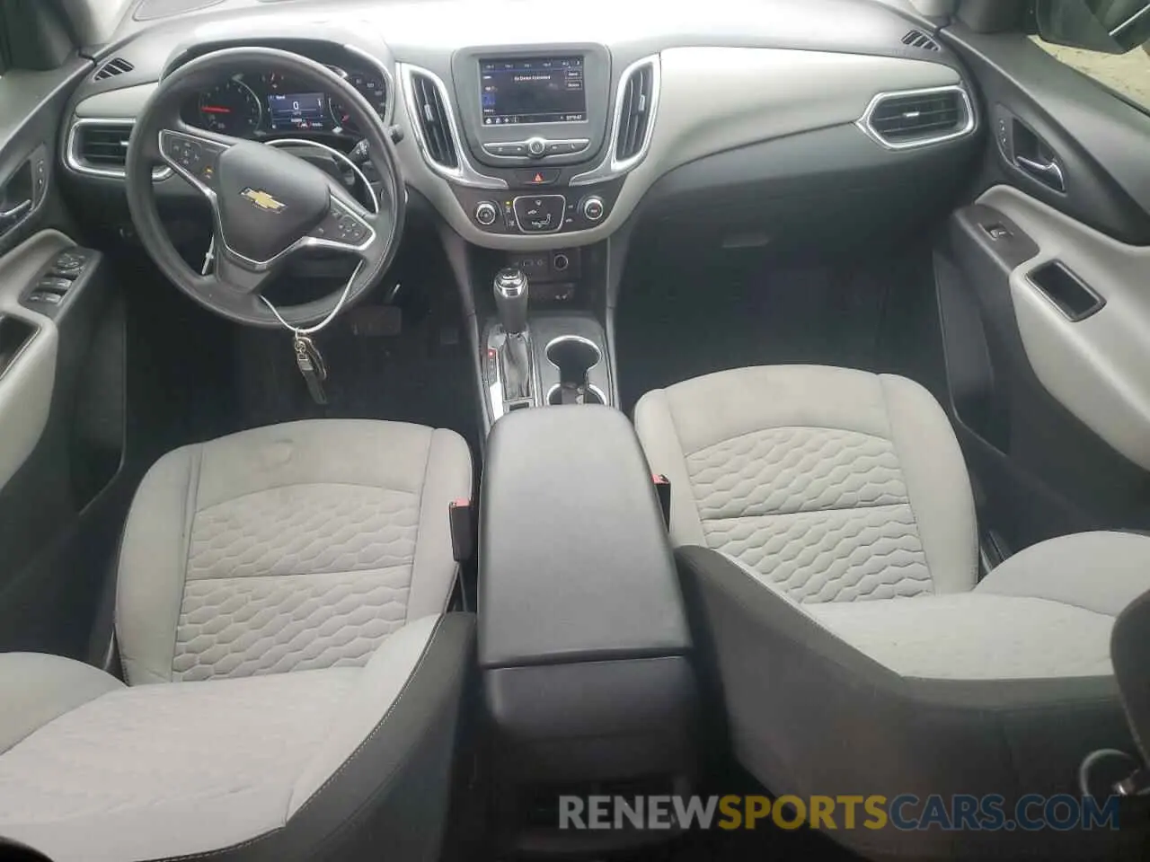 8 Photograph of a damaged car 2GNAXUEV3L6112287 CHEVROLET EQUINOX 2020