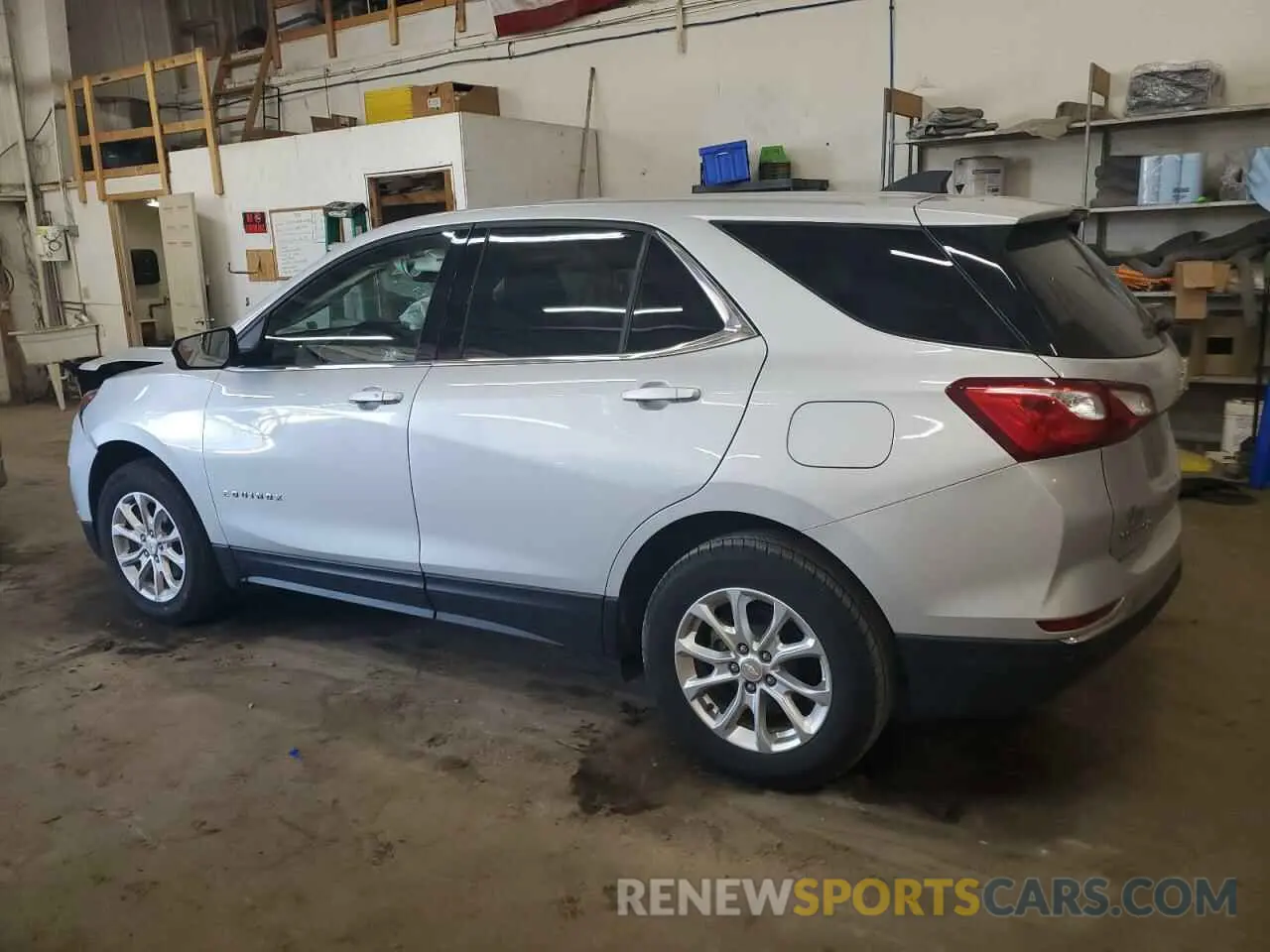2 Photograph of a damaged car 2GNAXUEV3L6118977 CHEVROLET EQUINOX 2020