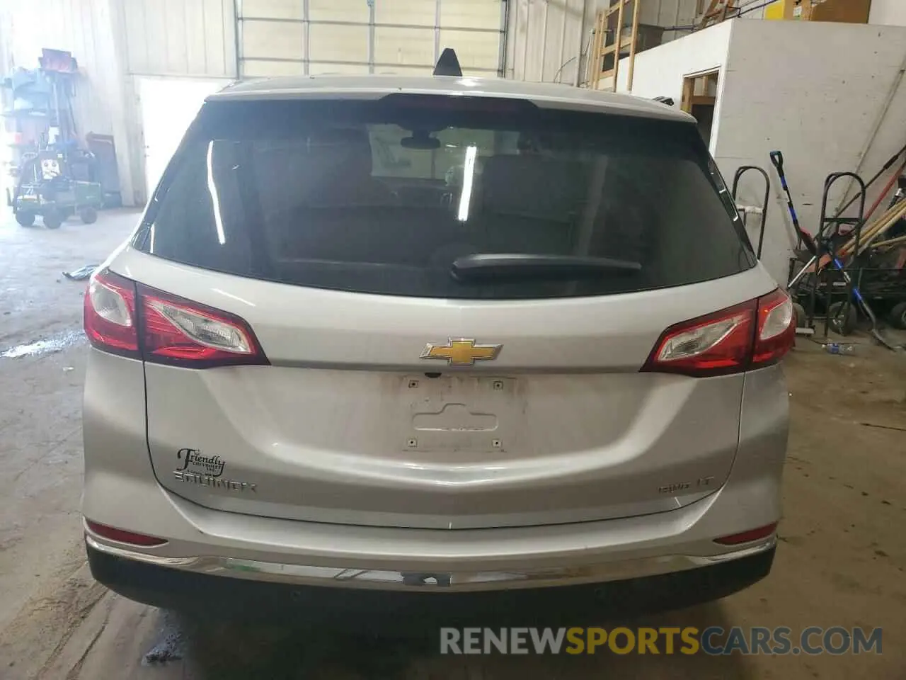 6 Photograph of a damaged car 2GNAXUEV3L6118977 CHEVROLET EQUINOX 2020
