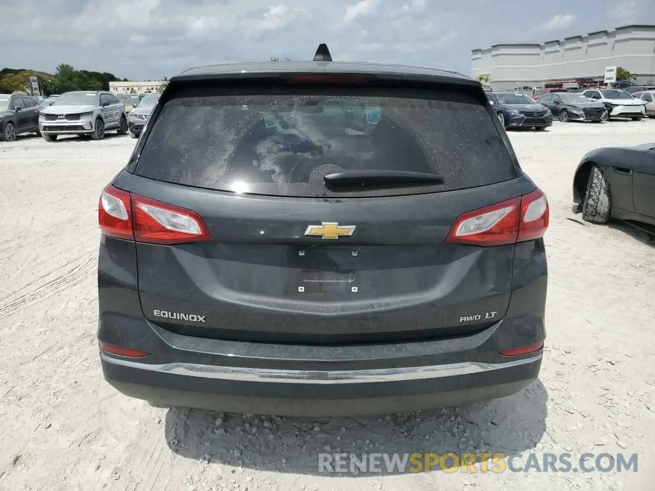 6 Photograph of a damaged car 2GNAXUEV3L6122060 CHEVROLET EQUINOX 2020