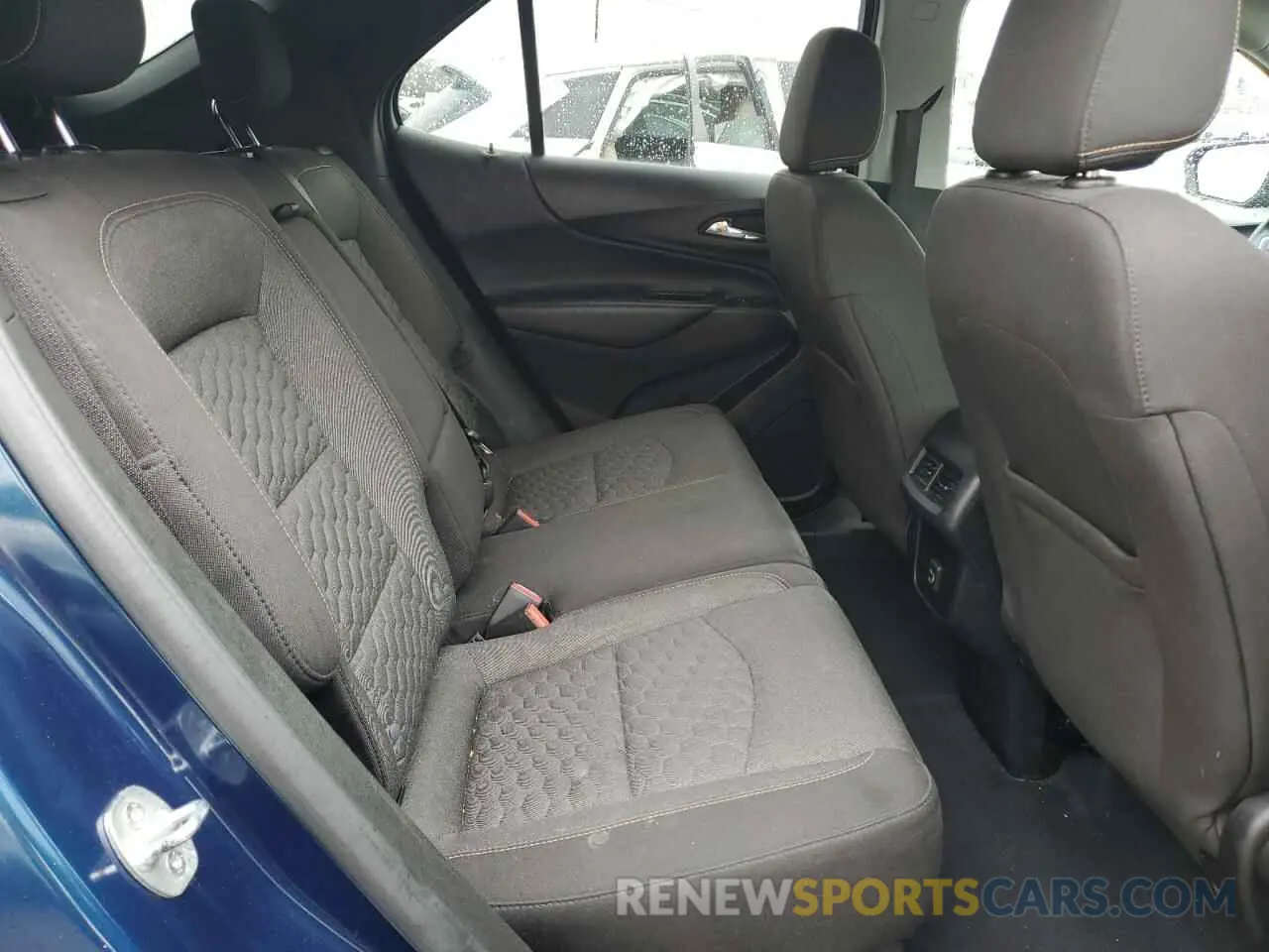 11 Photograph of a damaged car 2GNAXUEV3L6132846 CHEVROLET EQUINOX 2020