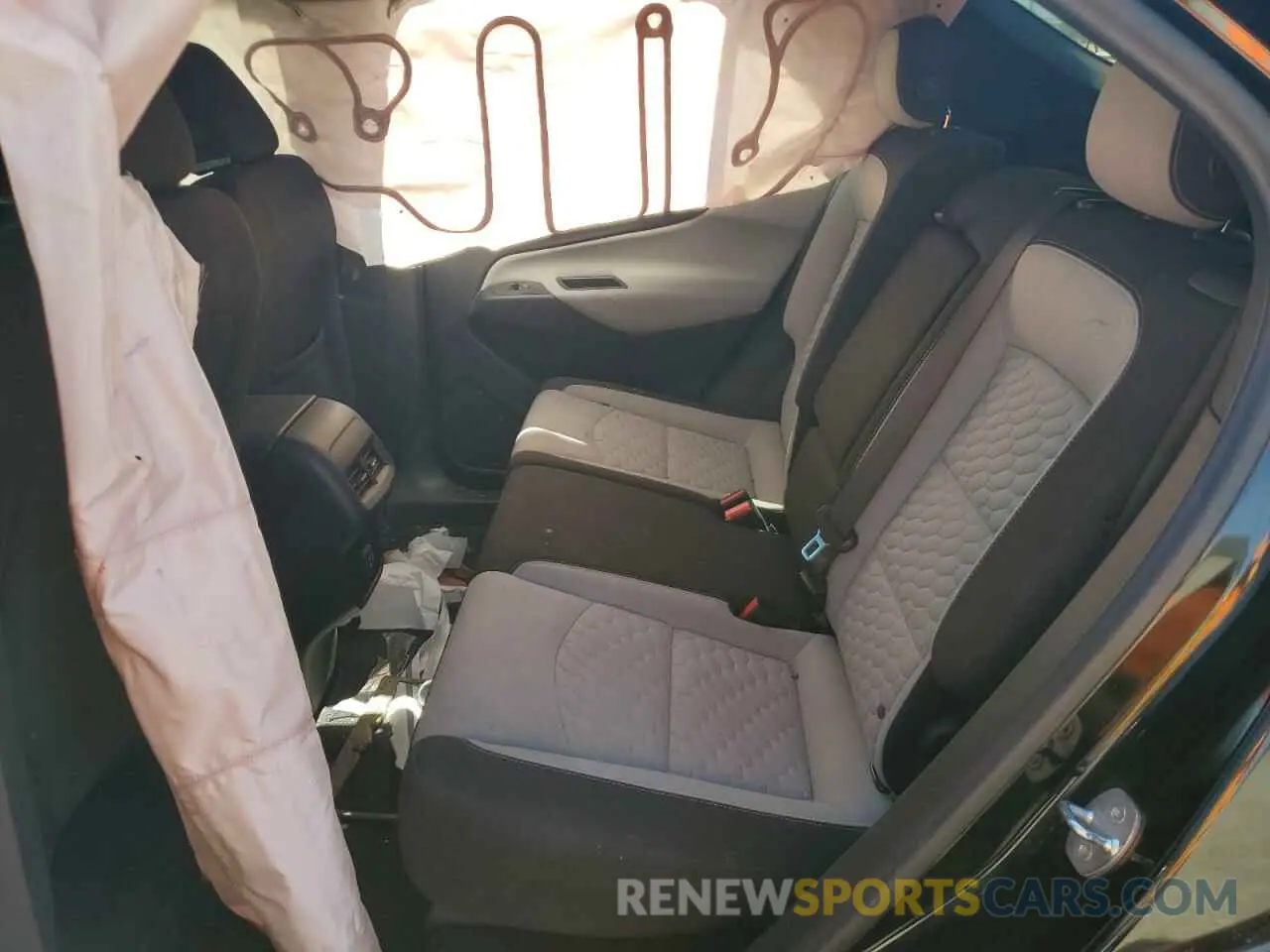11 Photograph of a damaged car 2GNAXUEV3L6155379 CHEVROLET EQUINOX 2020