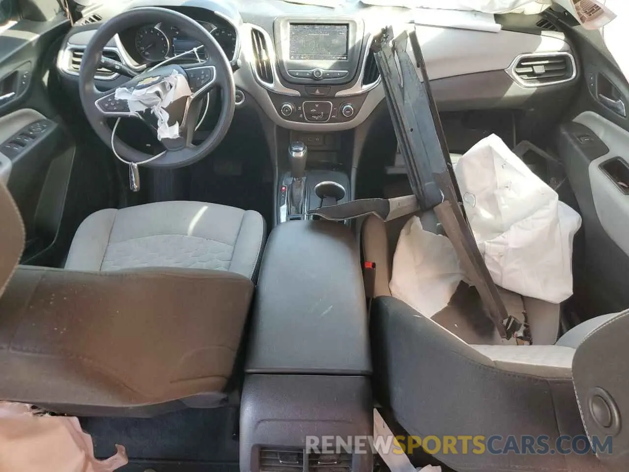 8 Photograph of a damaged car 2GNAXUEV3L6155379 CHEVROLET EQUINOX 2020