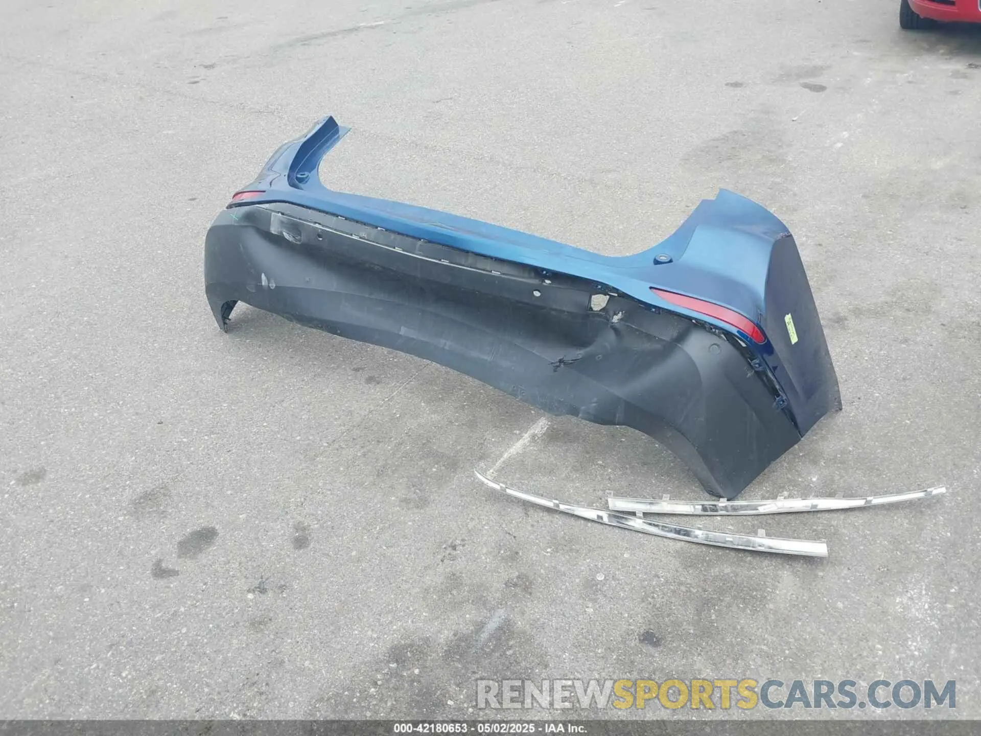 12 Photograph of a damaged car 2GNAXUEV3L6157178 CHEVROLET EQUINOX 2020