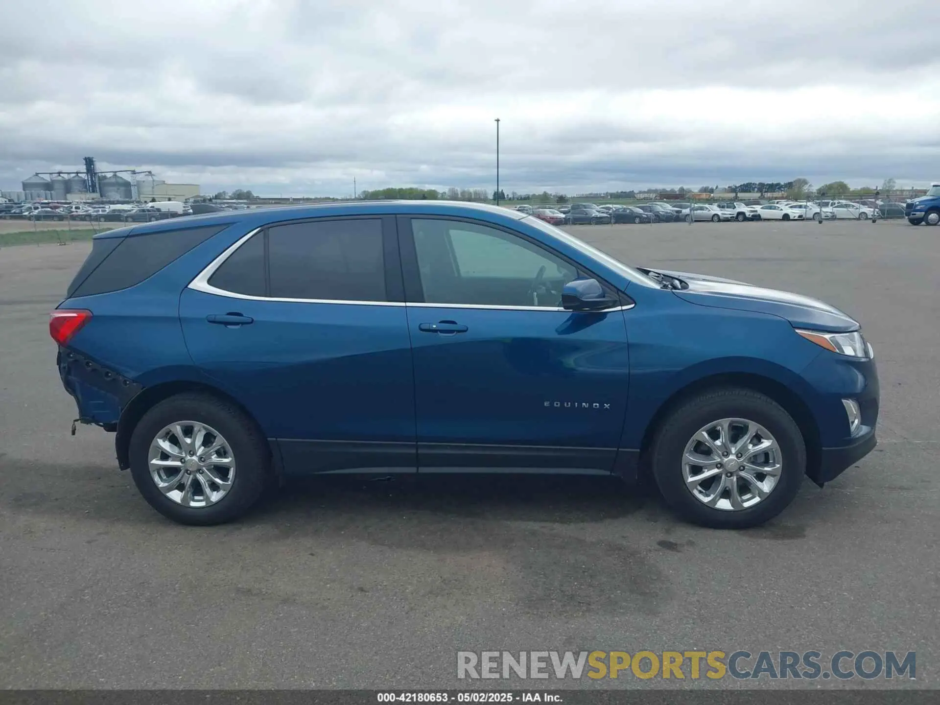 14 Photograph of a damaged car 2GNAXUEV3L6157178 CHEVROLET EQUINOX 2020