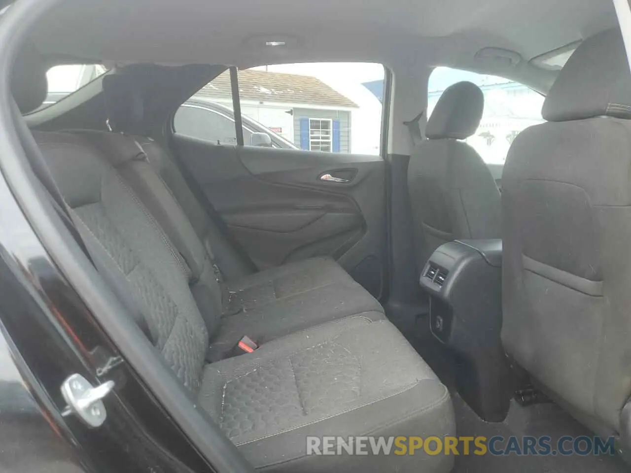 11 Photograph of a damaged car 2GNAXUEV3L6203706 CHEVROLET EQUINOX 2020