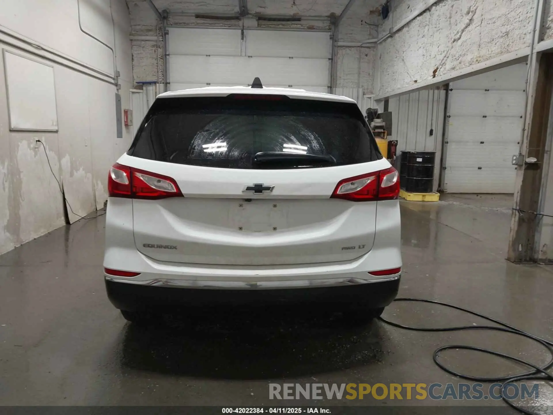 16 Photograph of a damaged car 2GNAXUEV3L6236561 CHEVROLET EQUINOX 2020