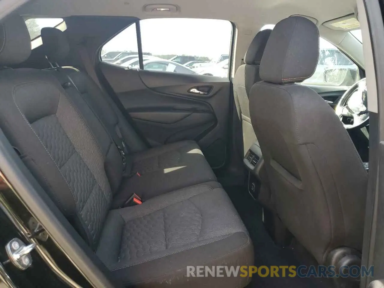 11 Photograph of a damaged car 2GNAXUEV3L6282892 CHEVROLET EQUINOX 2020