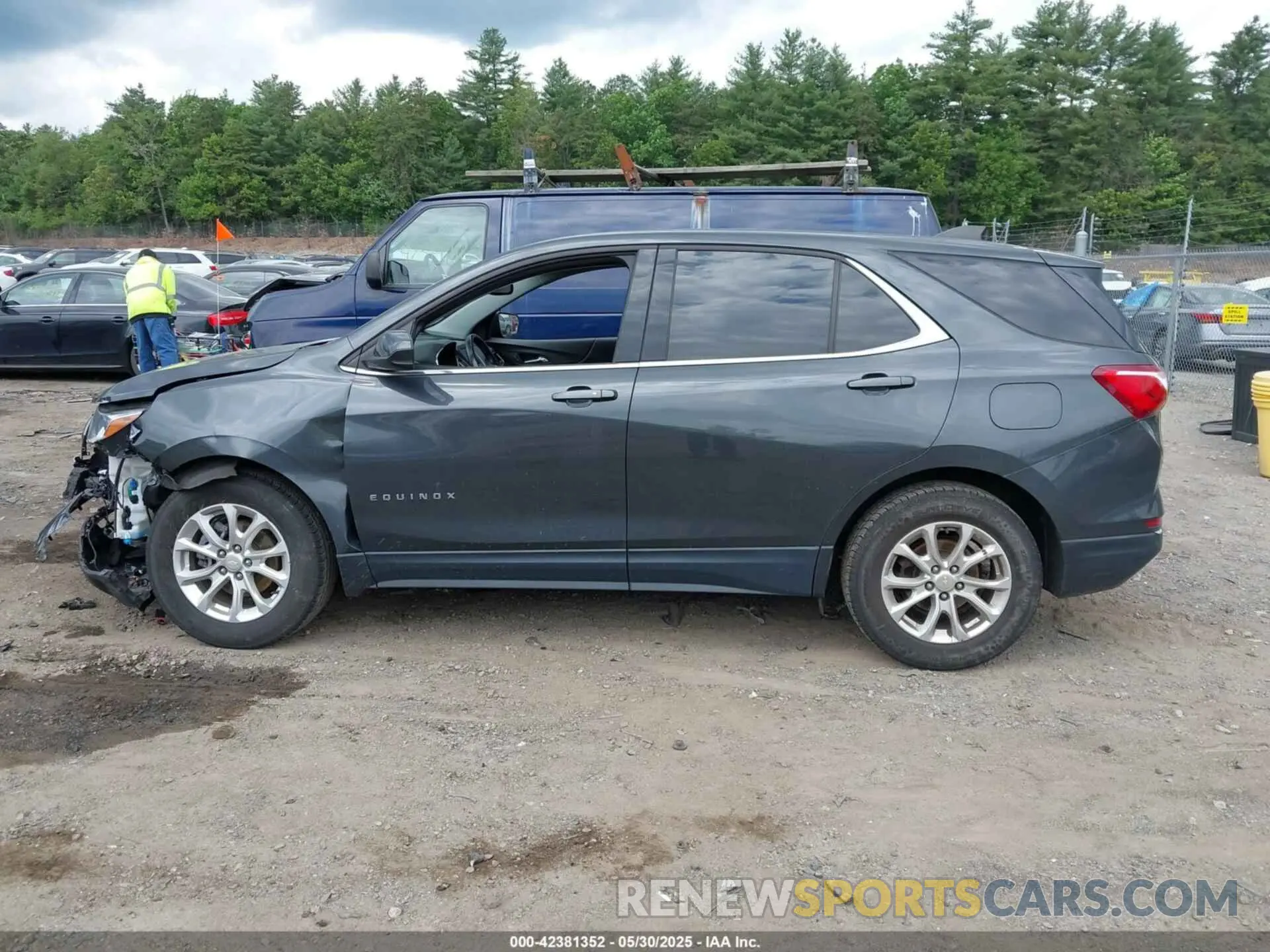 14 Photograph of a damaged car 2GNAXUEV4L6124416 CHEVROLET EQUINOX 2020