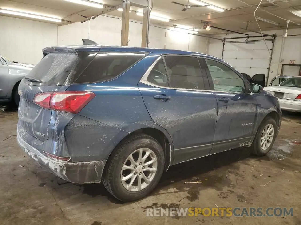 3 Photograph of a damaged car 2GNAXUEV4L6154693 CHEVROLET EQUINOX 2020