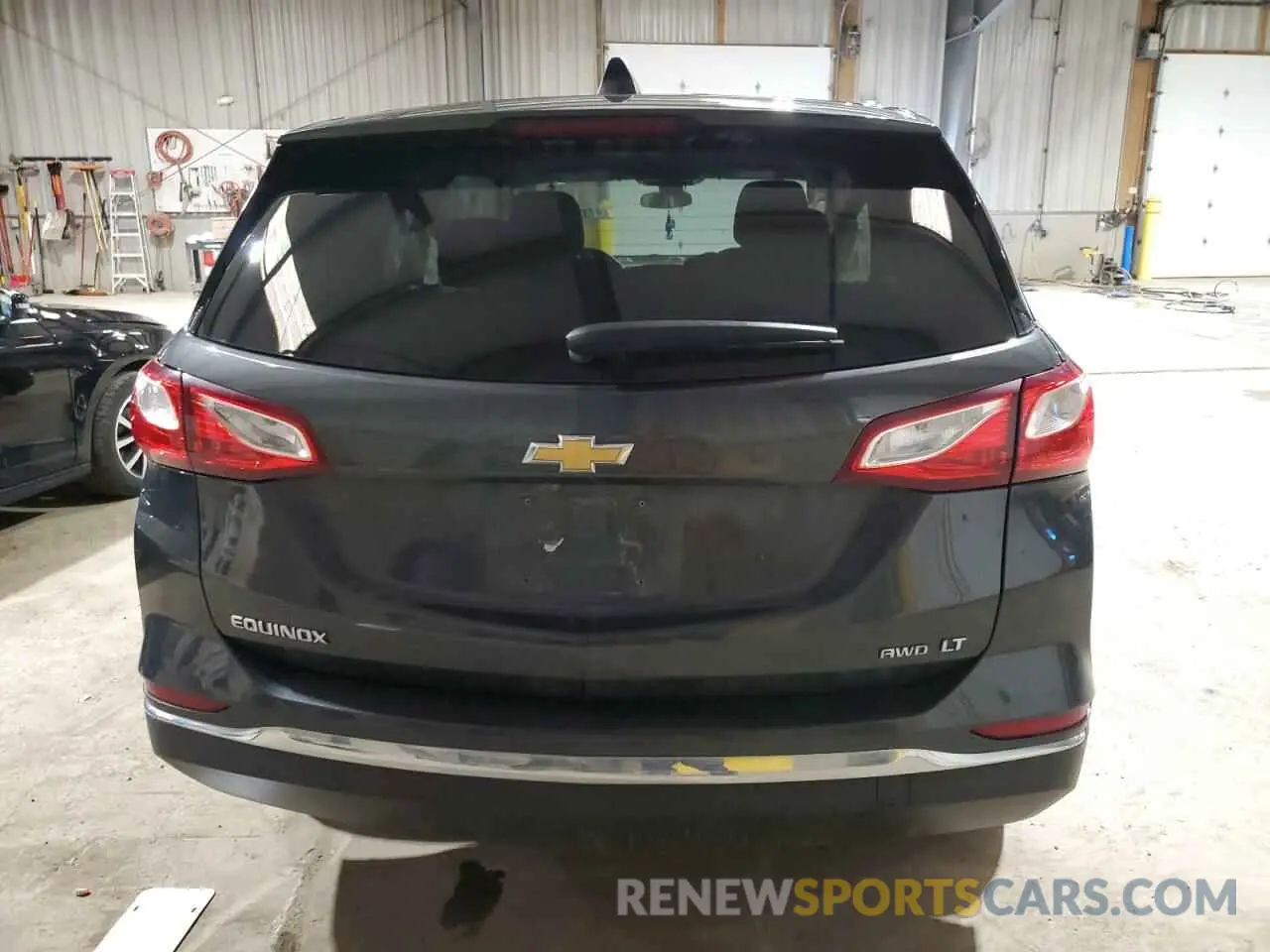 6 Photograph of a damaged car 2GNAXUEV4L6193557 CHEVROLET EQUINOX 2020