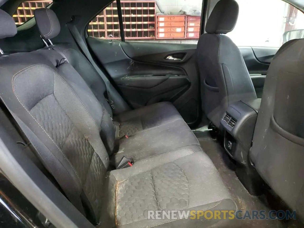 11 Photograph of a damaged car 2GNAXUEV4L6207120 CHEVROLET EQUINOX 2020