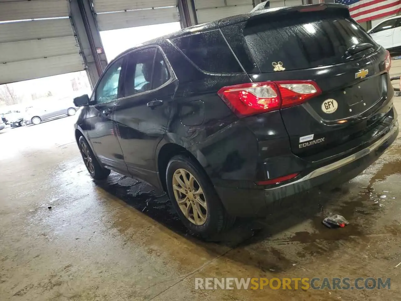 2 Photograph of a damaged car 2GNAXUEV4L6207120 CHEVROLET EQUINOX 2020