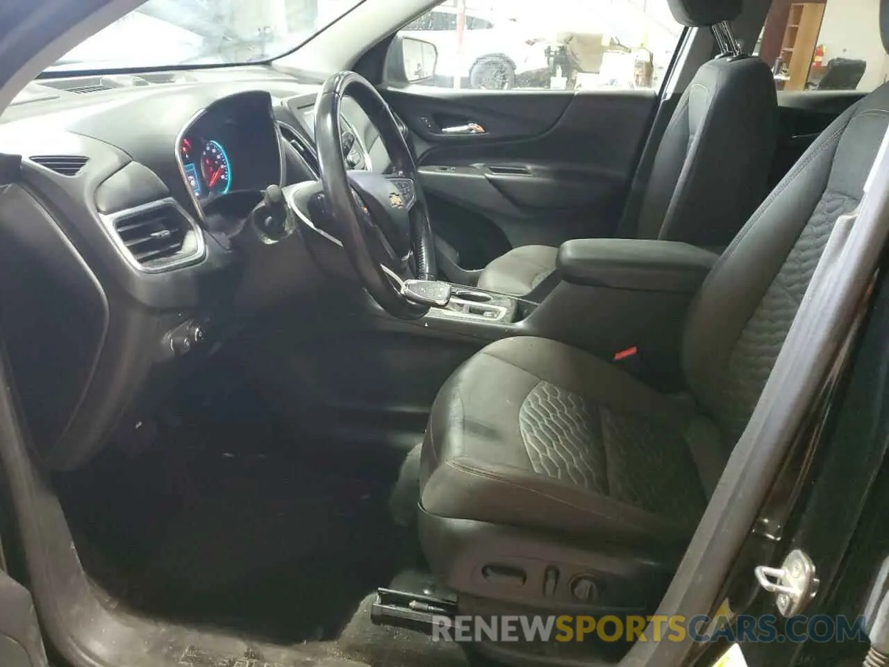 7 Photograph of a damaged car 2GNAXUEV4L6207120 CHEVROLET EQUINOX 2020