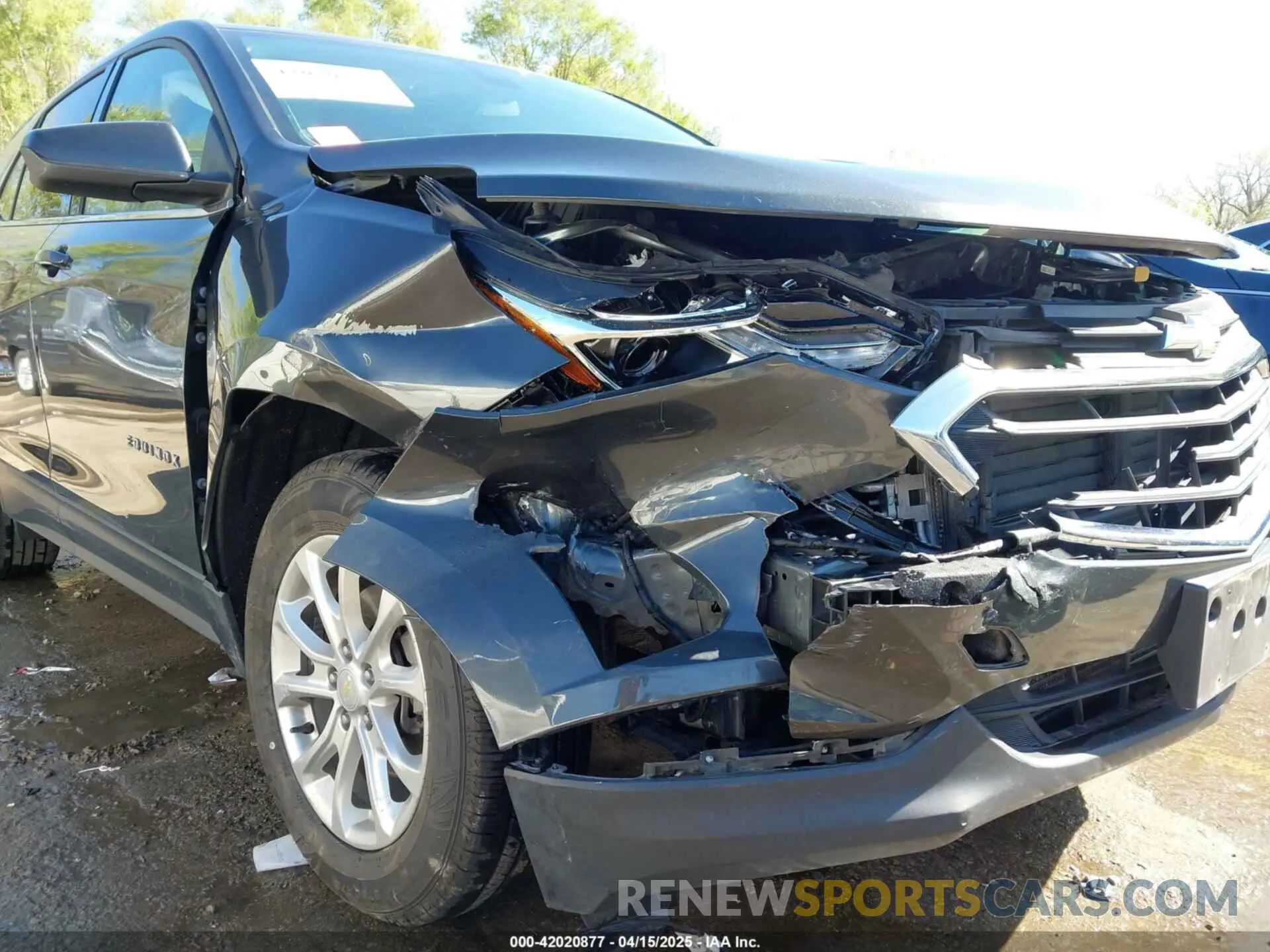 17 Photograph of a damaged car 2GNAXUEV4L6225634 CHEVROLET EQUINOX 2020