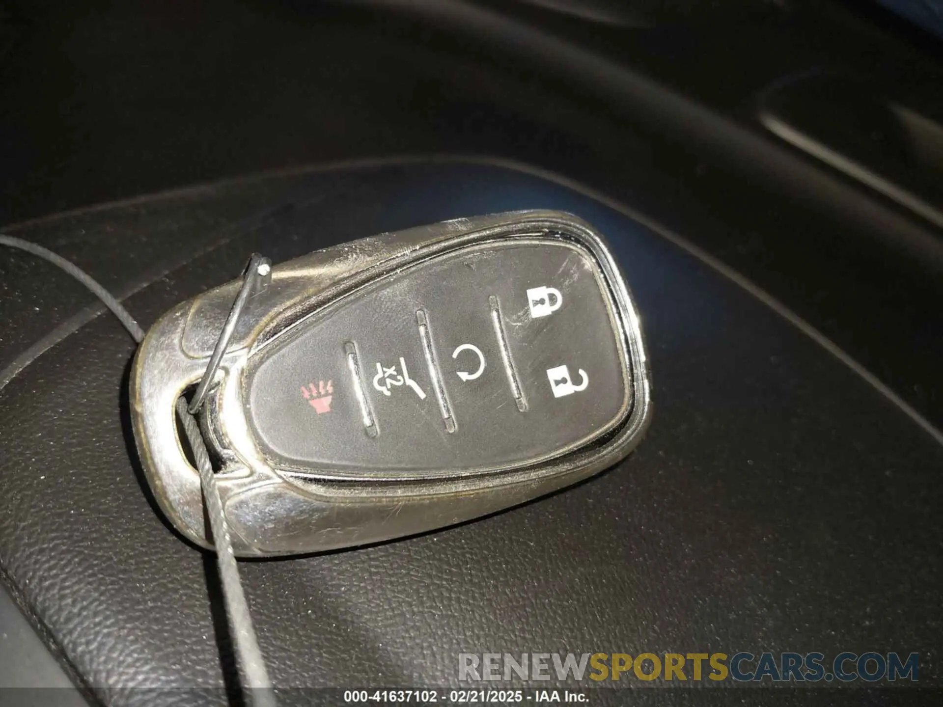 11 Photograph of a damaged car 2GNAXUEV4L6228503 CHEVROLET EQUINOX 2020