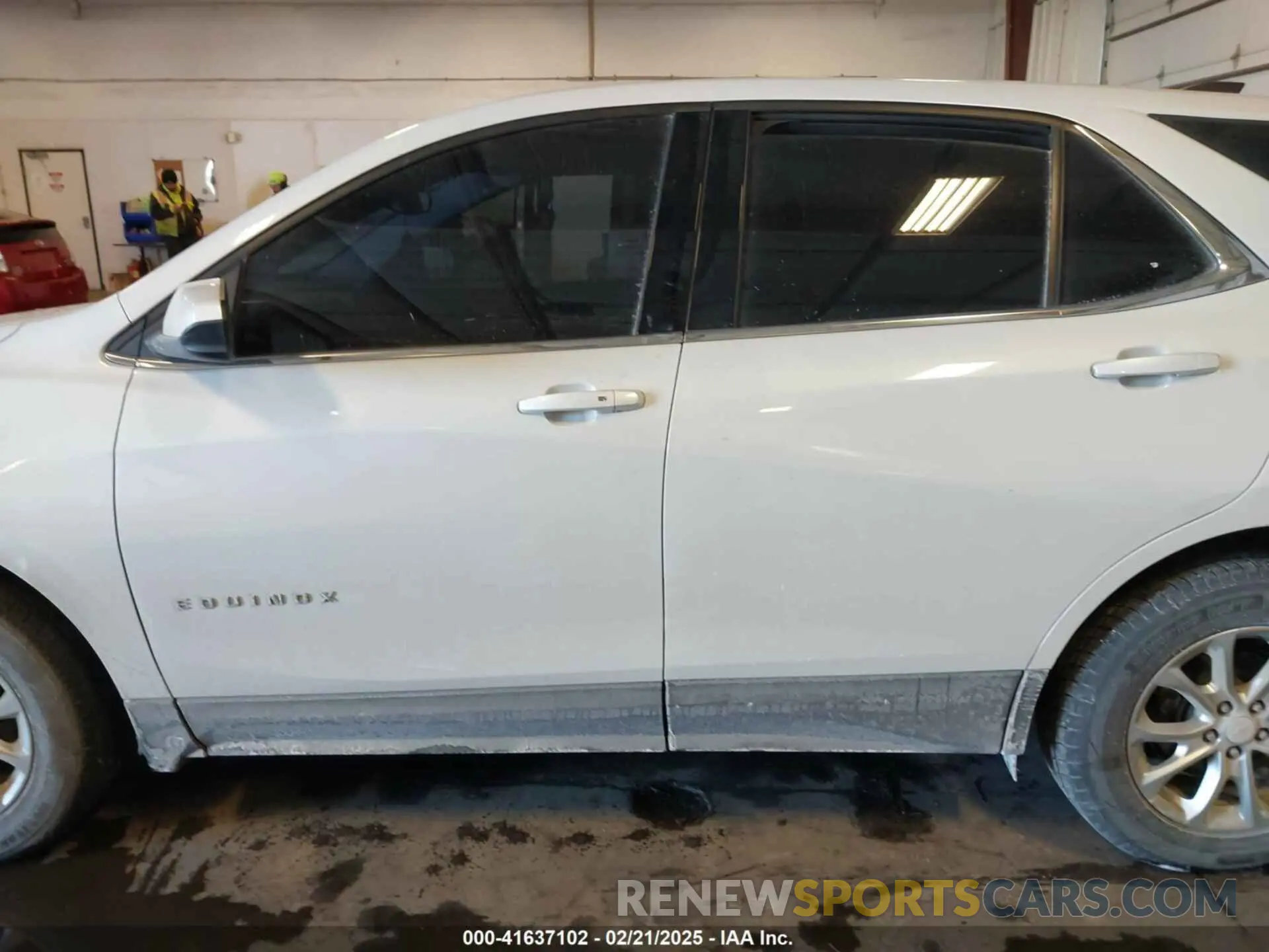 14 Photograph of a damaged car 2GNAXUEV4L6228503 CHEVROLET EQUINOX 2020