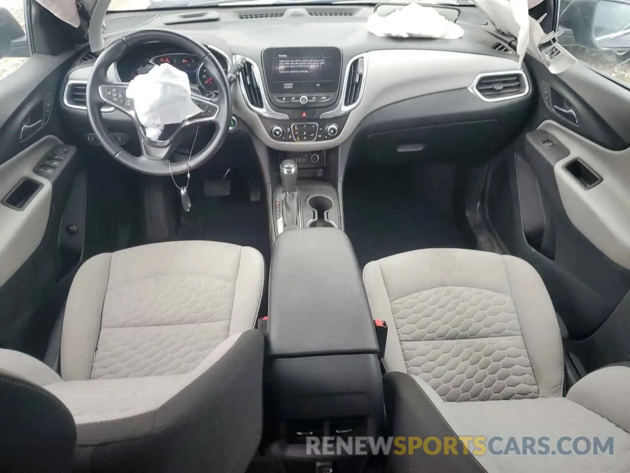 8 Photograph of a damaged car 2GNAXUEV4L6233491 CHEVROLET EQUINOX 2020