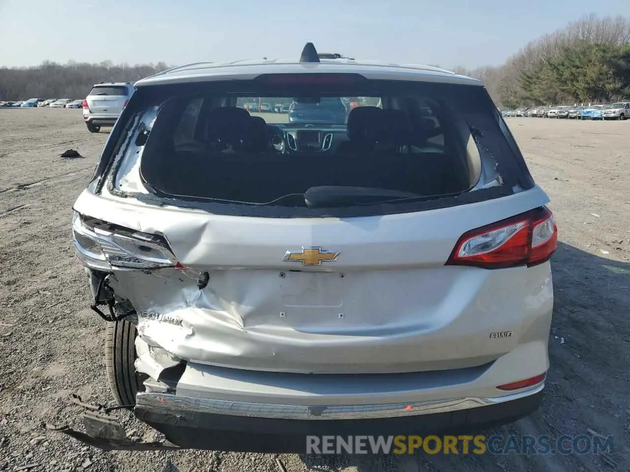 6 Photograph of a damaged car 2GNAXUEV4L6240487 CHEVROLET EQUINOX 2020