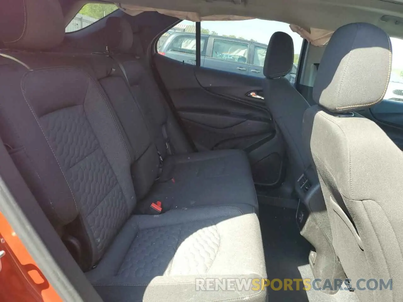 11 Photograph of a damaged car 2GNAXUEV4L6257791 CHEVROLET EQUINOX 2020