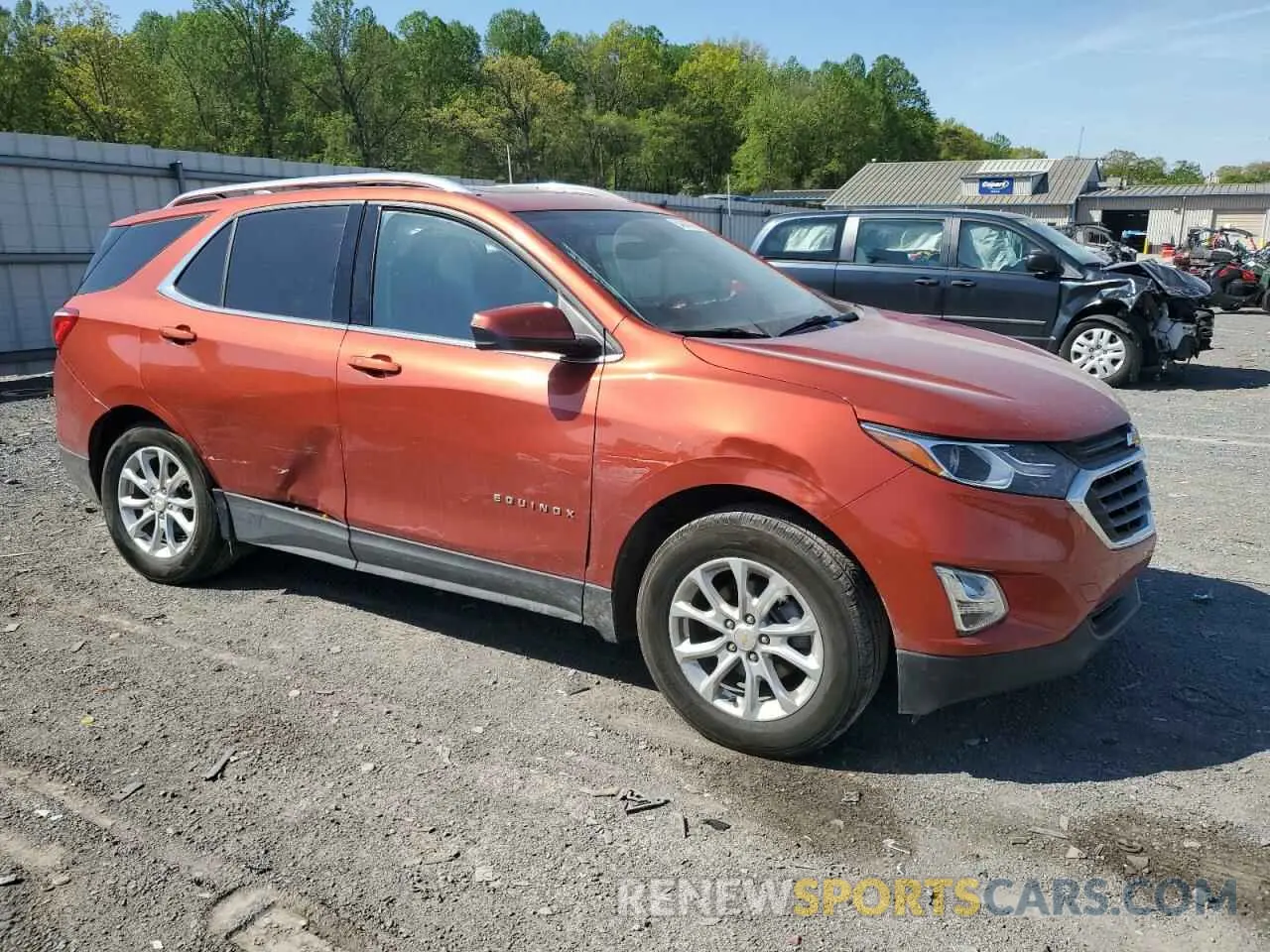4 Photograph of a damaged car 2GNAXUEV4L6257791 CHEVROLET EQUINOX 2020