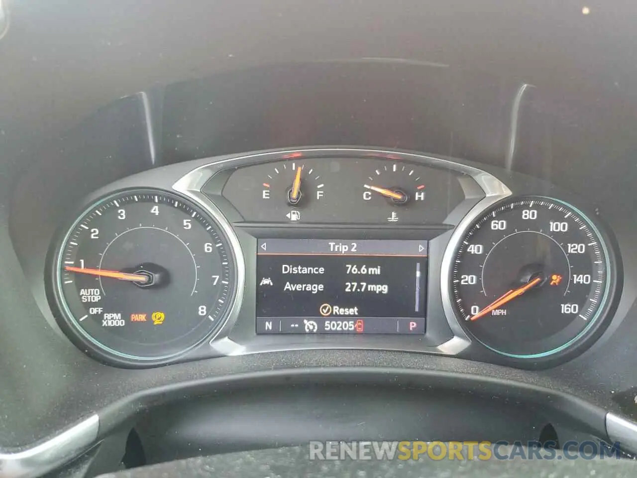 9 Photograph of a damaged car 2GNAXUEV4L6257791 CHEVROLET EQUINOX 2020