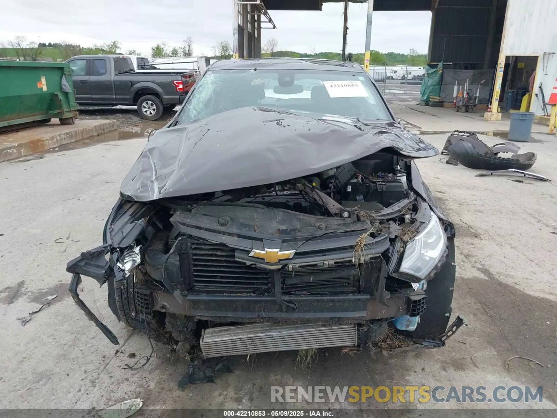 12 Photograph of a damaged car 2GNAXUEV4L6265275 CHEVROLET EQUINOX 2020