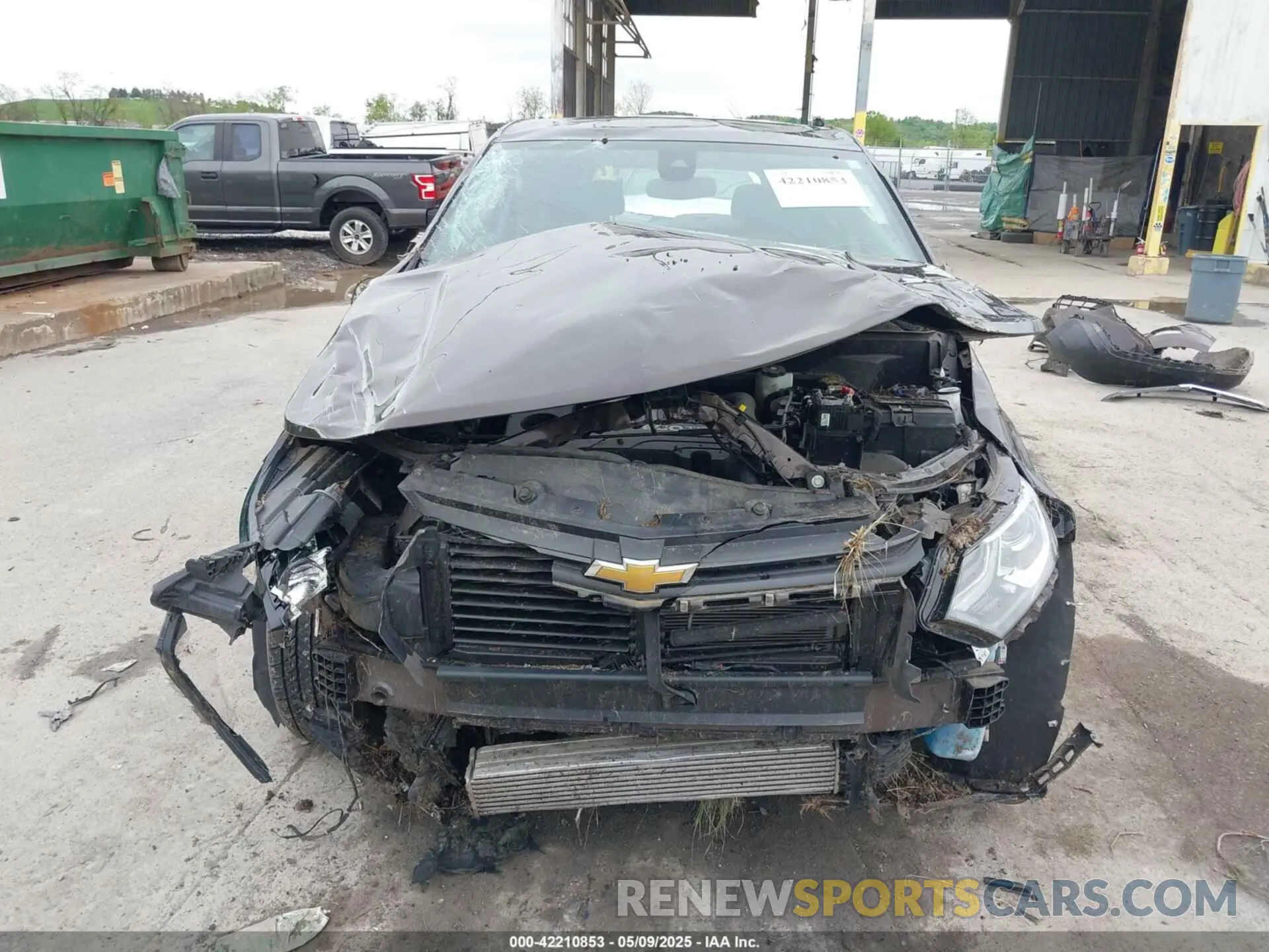 6 Photograph of a damaged car 2GNAXUEV4L6265275 CHEVROLET EQUINOX 2020