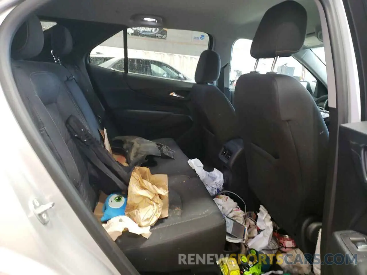 11 Photograph of a damaged car 2GNAXUEV4L6285655 CHEVROLET EQUINOX 2020