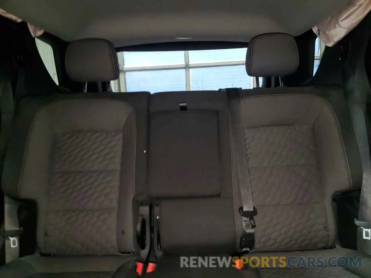 10 Photograph of a damaged car 2GNAXUEV5L6137224 CHEVROLET EQUINOX 2020