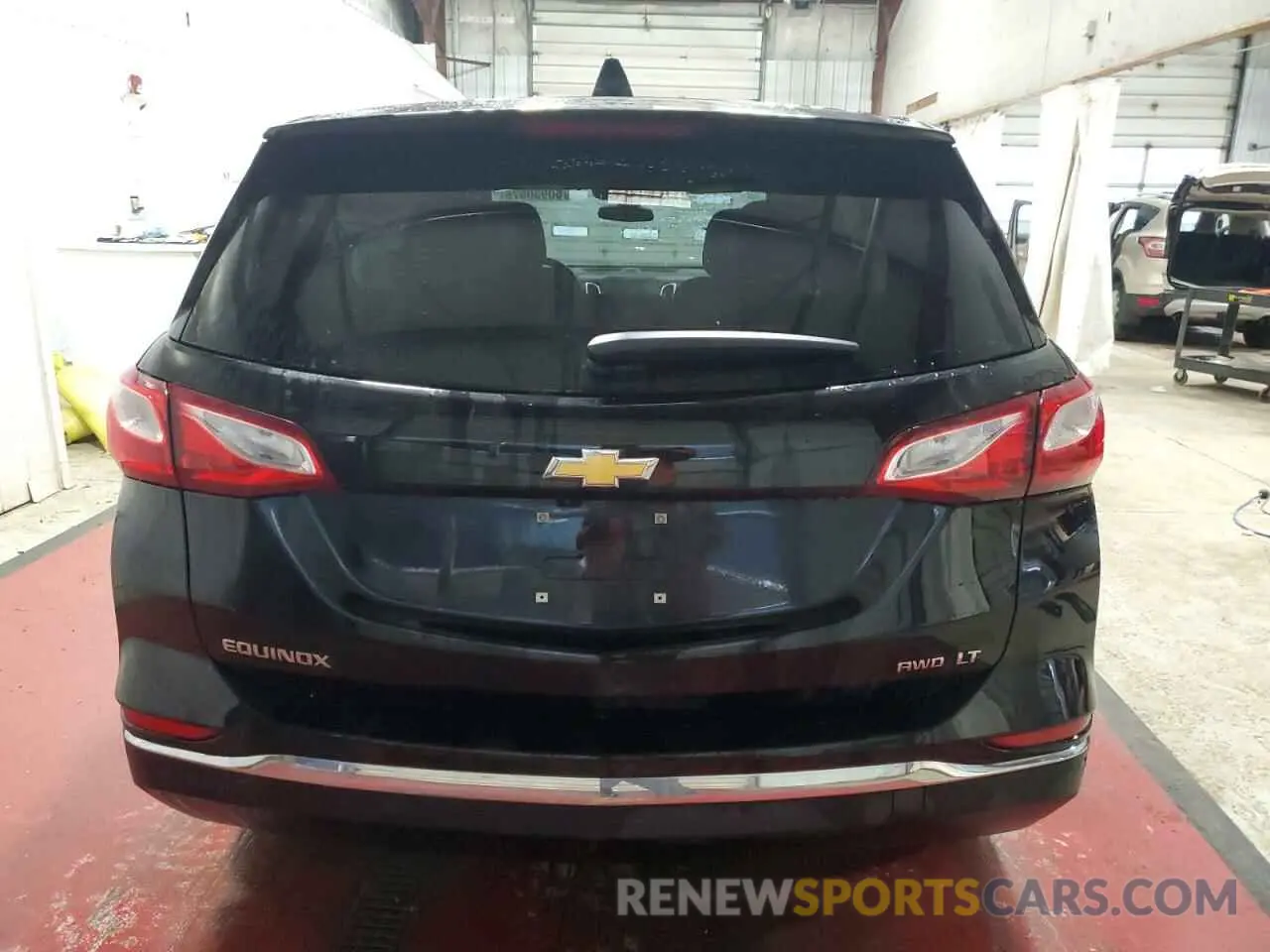 6 Photograph of a damaged car 2GNAXUEV5L6137224 CHEVROLET EQUINOX 2020
