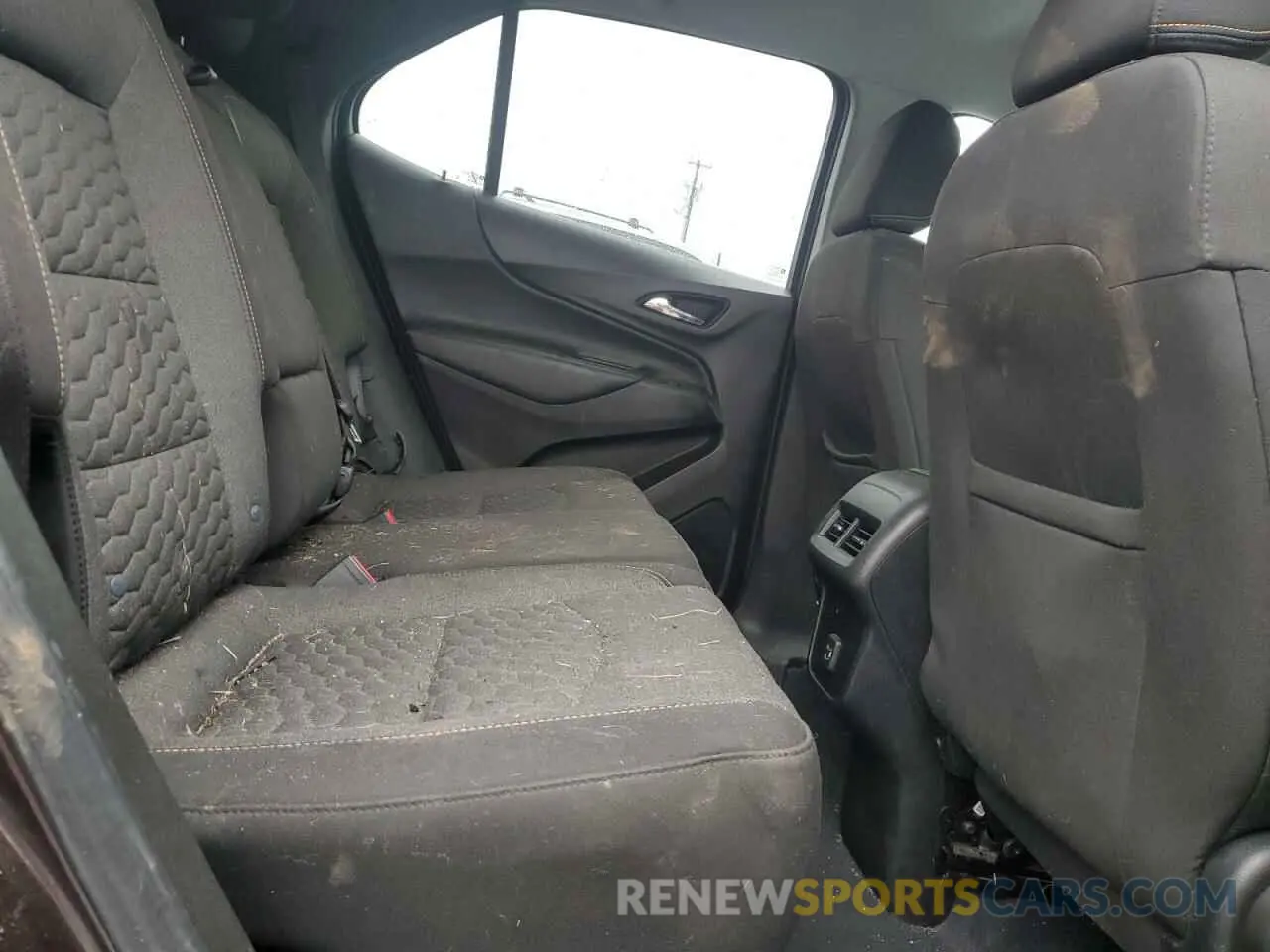 11 Photograph of a damaged car 2GNAXUEV5L6144061 CHEVROLET EQUINOX 2020