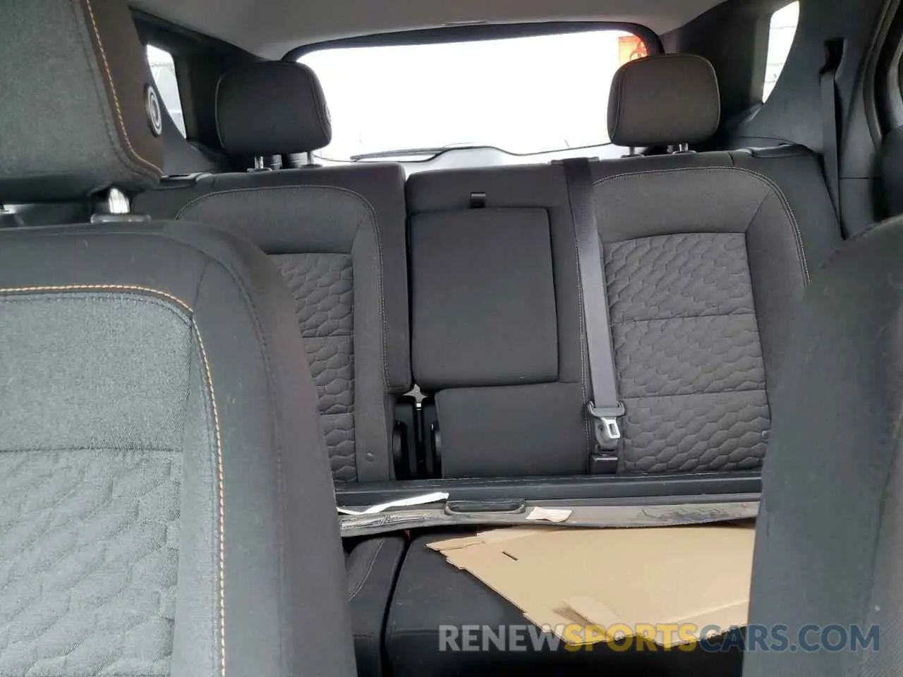 10 Photograph of a damaged car 2GNAXUEV5L6152483 CHEVROLET EQUINOX 2020