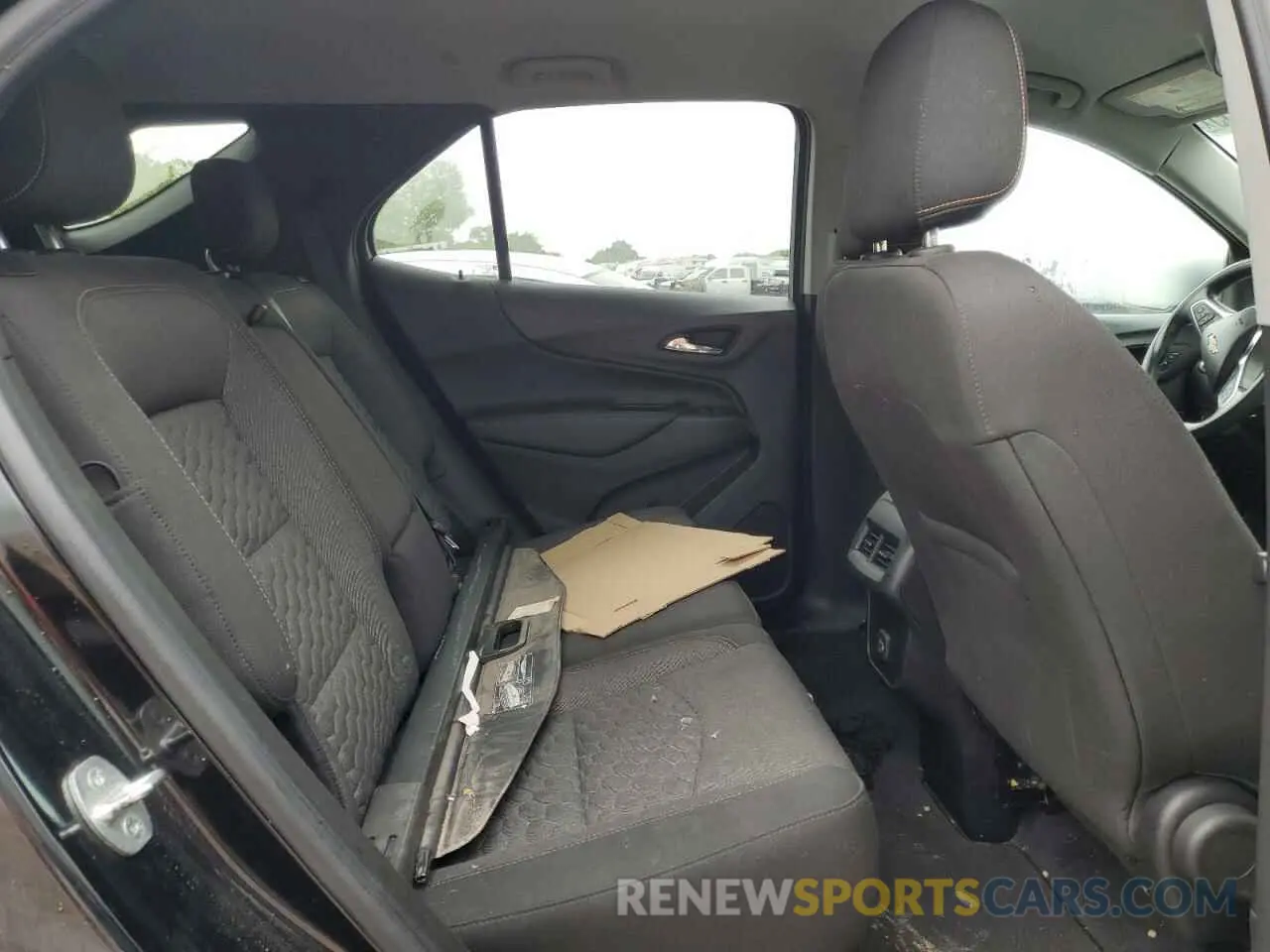 11 Photograph of a damaged car 2GNAXUEV5L6152483 CHEVROLET EQUINOX 2020