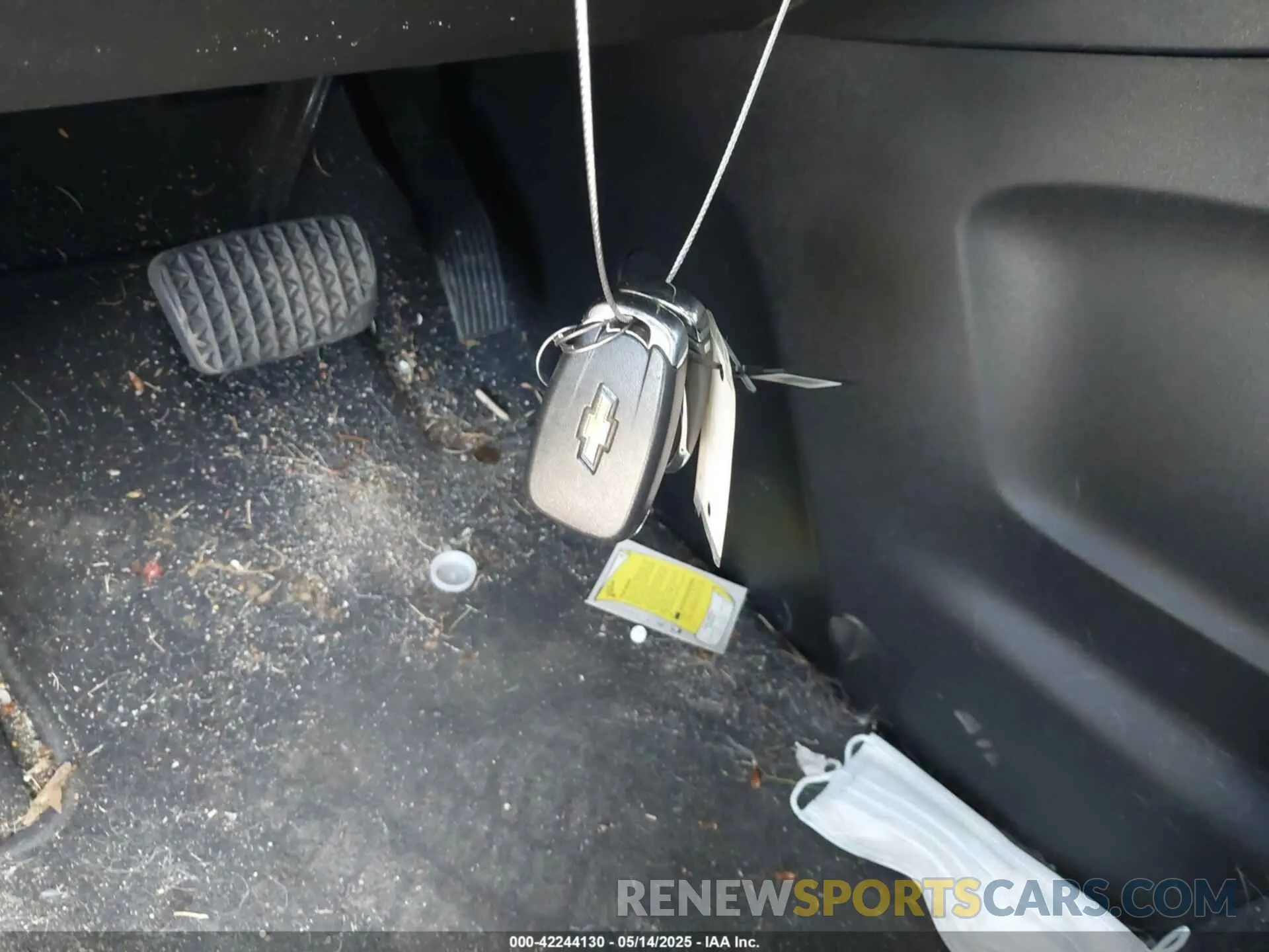 11 Photograph of a damaged car 2GNAXUEV5L6154296 CHEVROLET EQUINOX 2020