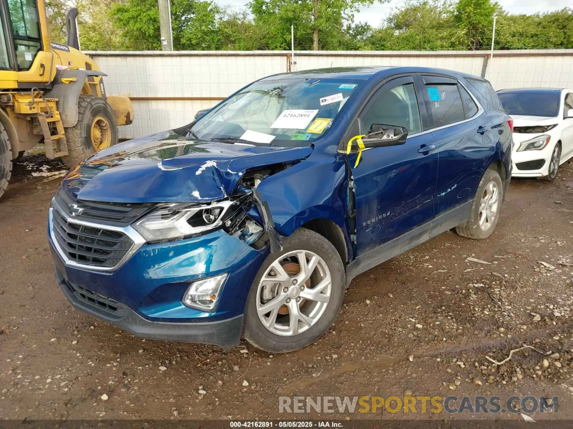 2 Photograph of a damaged car 2GNAXUEV5L6173091 CHEVROLET EQUINOX 2020