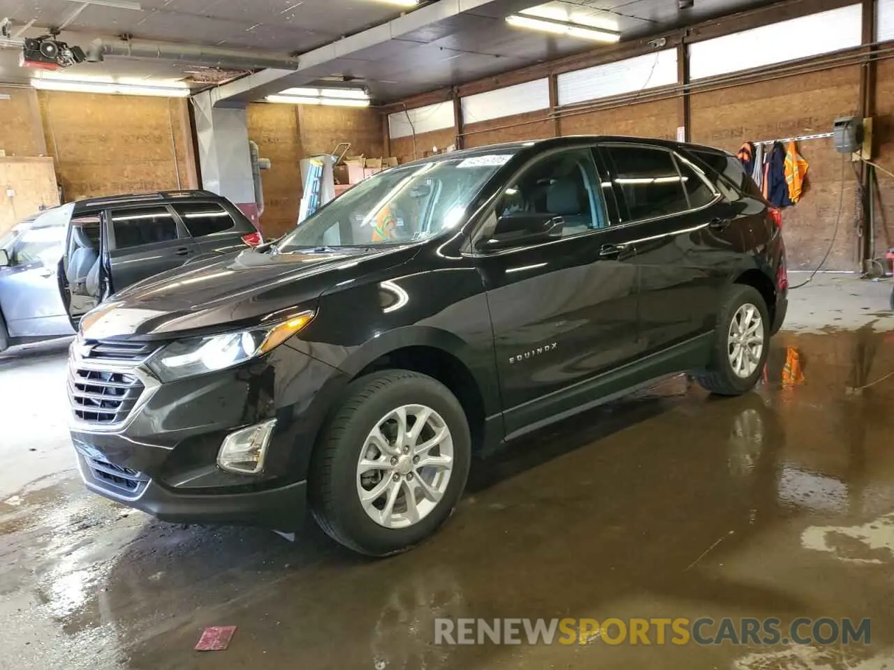 1 Photograph of a damaged car 2GNAXUEV5L6177352 CHEVROLET EQUINOX 2020