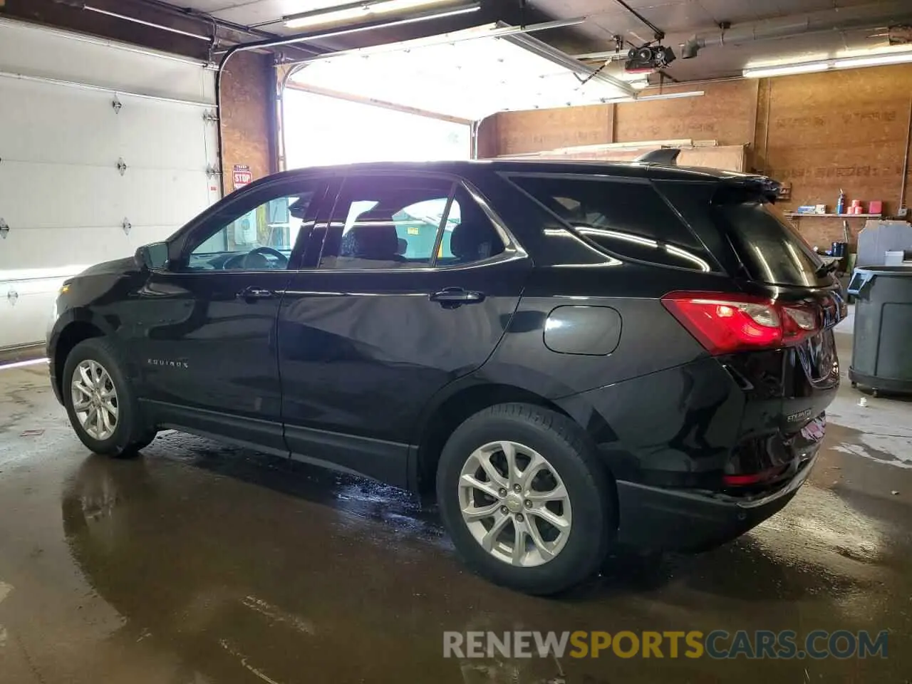 2 Photograph of a damaged car 2GNAXUEV5L6177352 CHEVROLET EQUINOX 2020