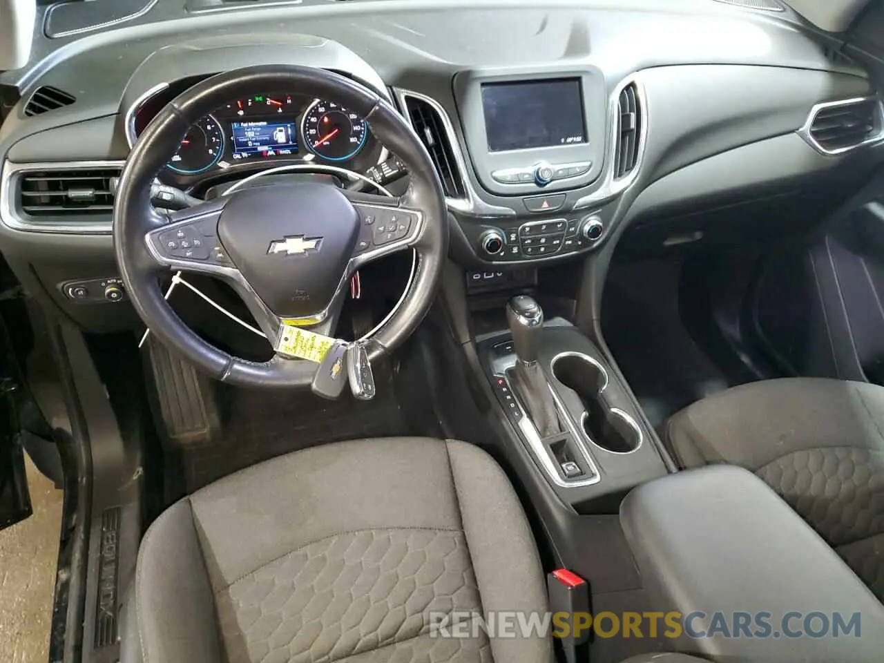 8 Photograph of a damaged car 2GNAXUEV5L6177352 CHEVROLET EQUINOX 2020