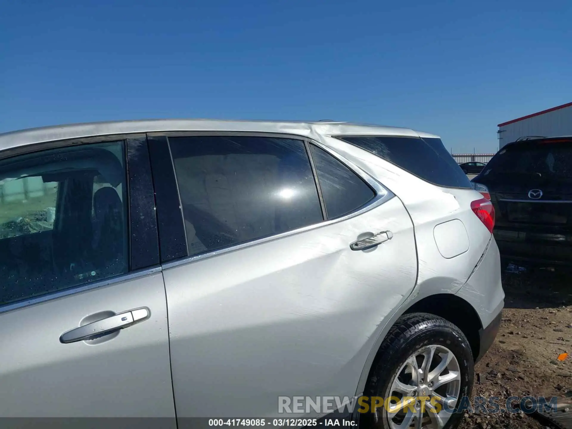 13 Photograph of a damaged car 2GNAXUEV5L6205134 CHEVROLET EQUINOX 2020