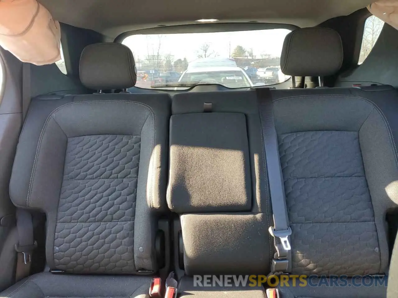10 Photograph of a damaged car 2GNAXUEV5L6267875 CHEVROLET EQUINOX 2020