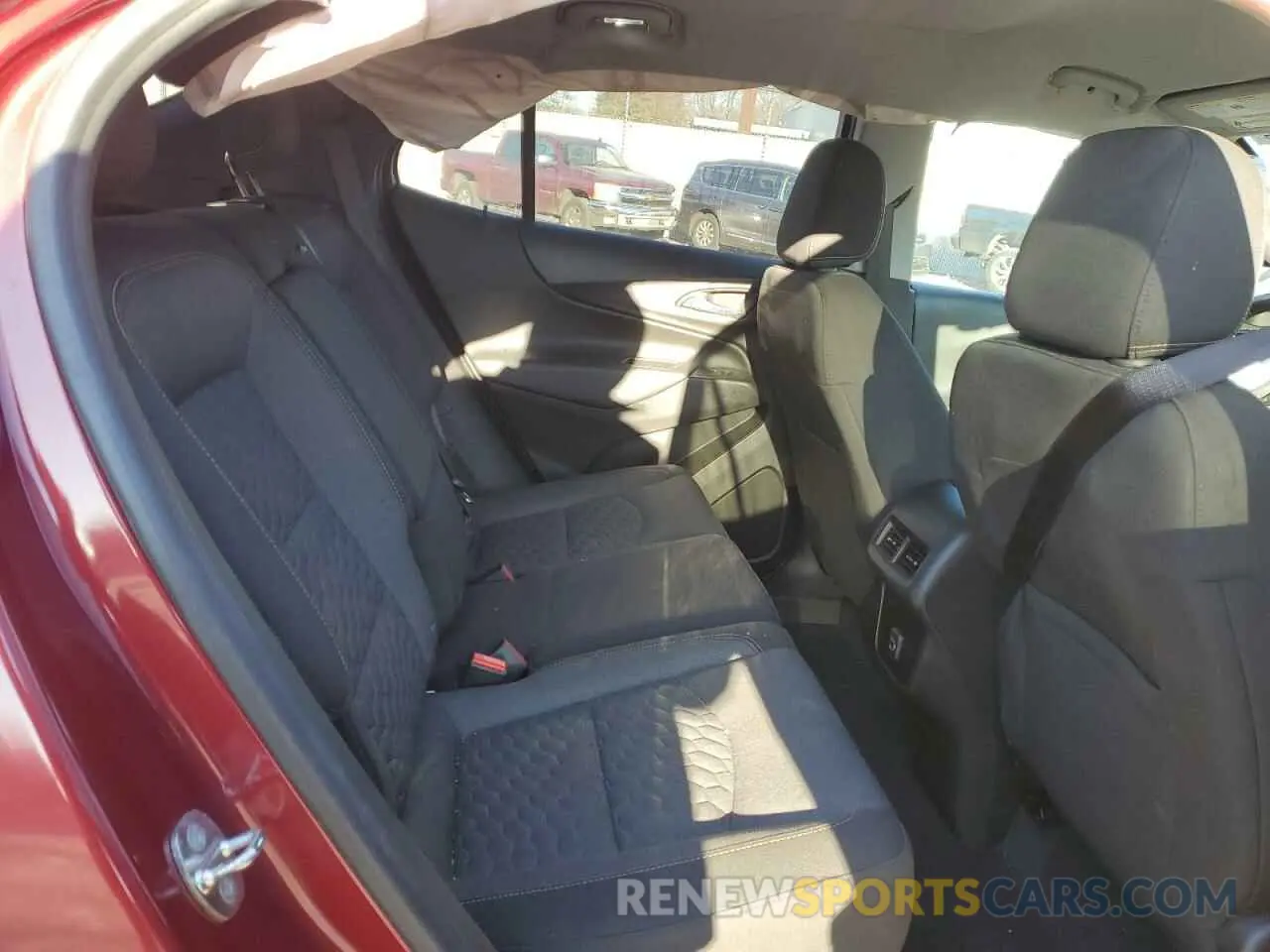 12 Photograph of a damaged car 2GNAXUEV5L6267875 CHEVROLET EQUINOX 2020