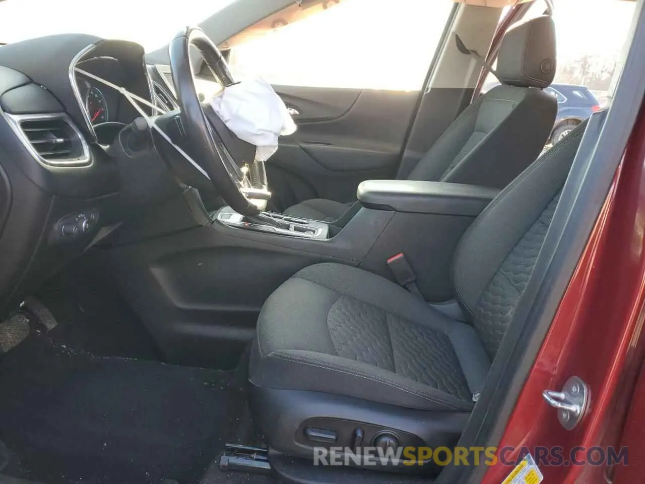 7 Photograph of a damaged car 2GNAXUEV5L6267875 CHEVROLET EQUINOX 2020